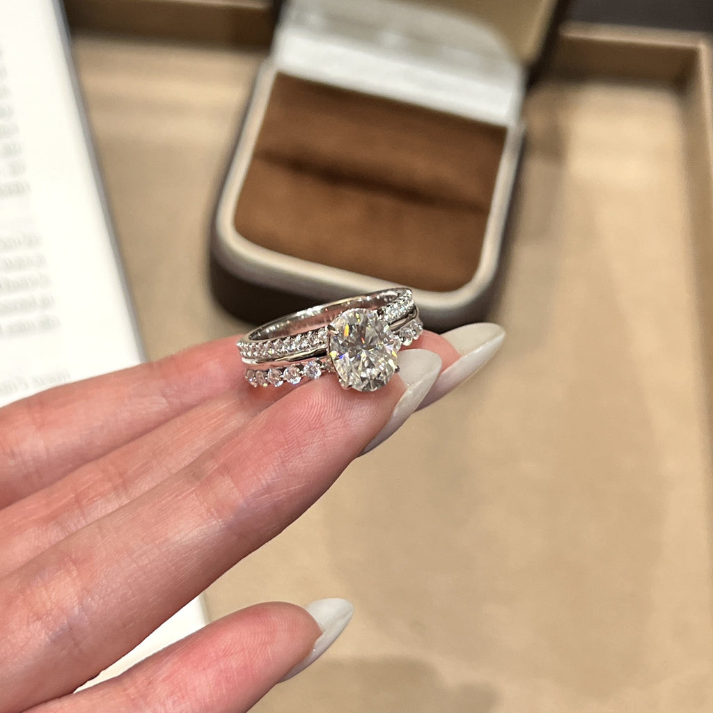 2 Carat Oval Moissanite Ring – S925 Sterling Silver (GRA Certified)