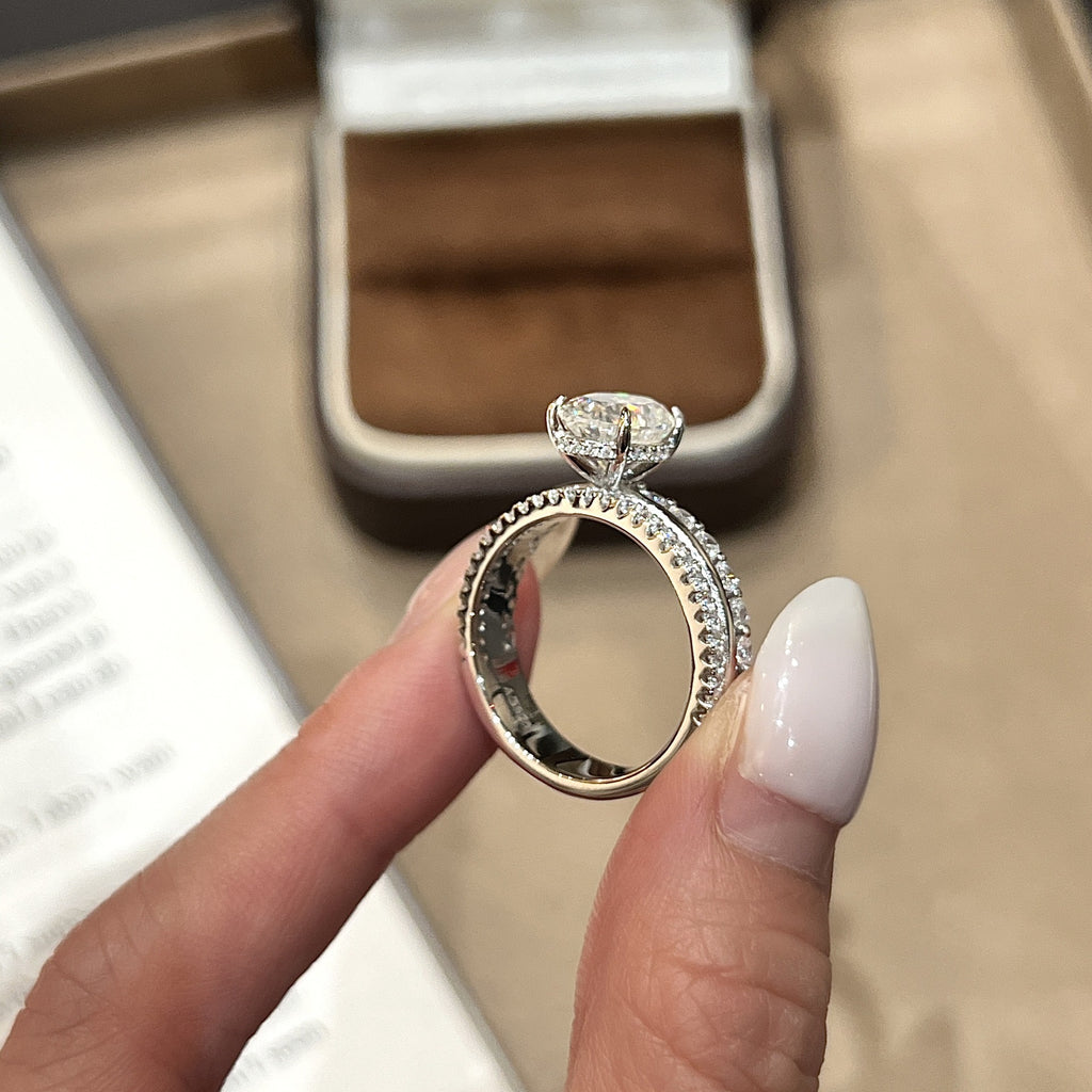 2 Carat Oval Moissanite Ring – S925 Sterling Silver (GRA Certified)