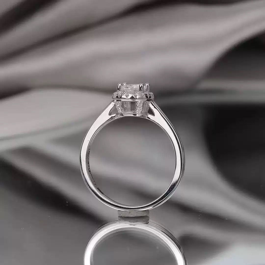 Hepburn Oval Moissanite Ring – 2 Carat Luxury Halo Design