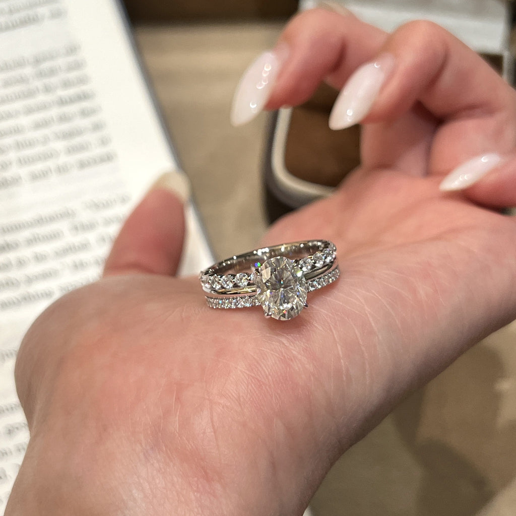 2 Carat Oval Moissanite Ring – S925 Sterling Silver (GRA Certified)